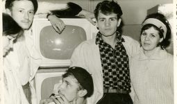 Visual in/and Historical Research