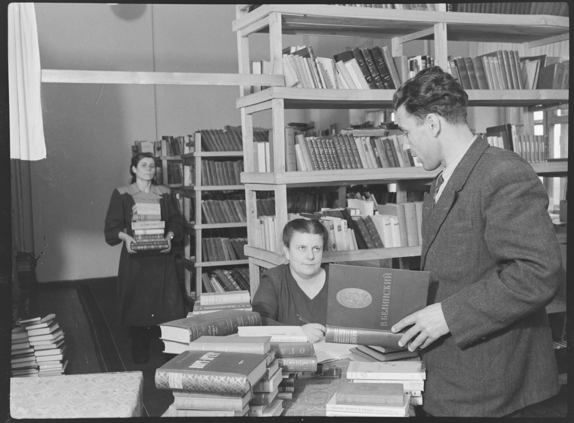 How to Teach Eastern Europe? Revising Optics and Decentering Curricula