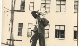 A Photographer for the Factory: Social Roles of Photographers and the Cultural Imagination of the Industrial Age