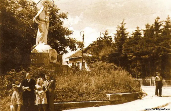 Sovietization with a Female Face: Lviv Working Women and Socialist Project